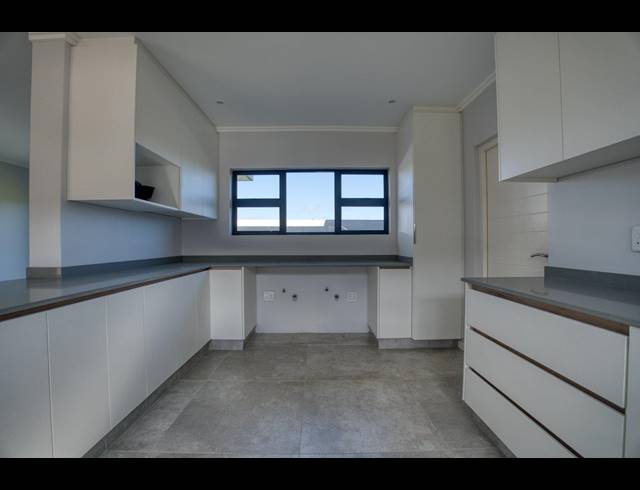 3 BEDROOM DUPLEX FOR SALE IN PALM LAKES ESTATE